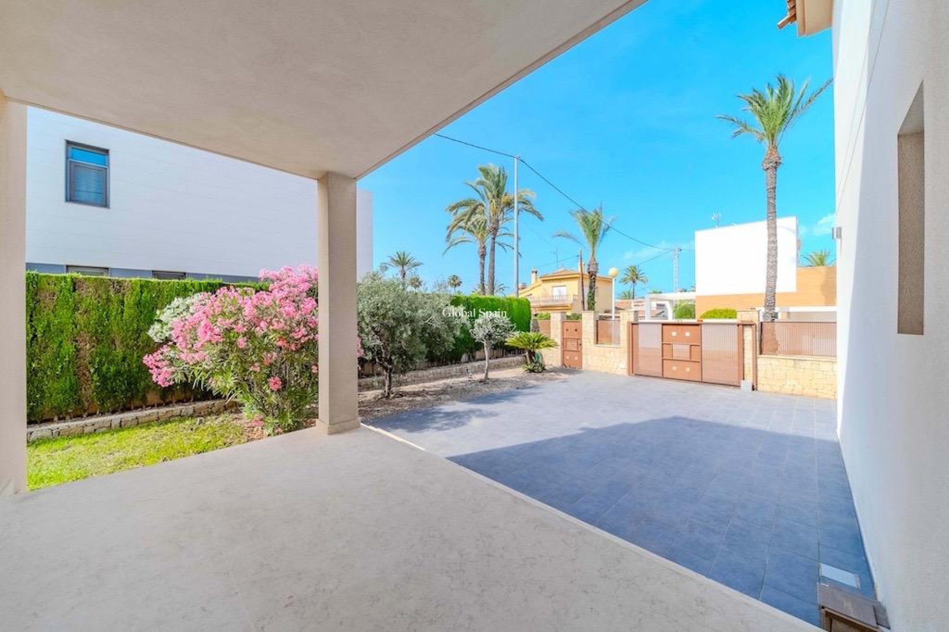 Wiederverkauf - Villa -
CABO ROIG - Costa blanca