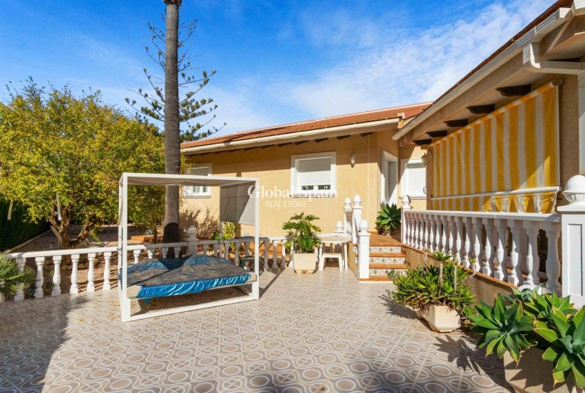 Wiederverkauf - VILLA -
CABO ROIG - MUY CERCA DE LA PLAYA