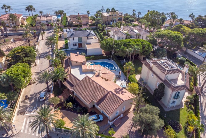 Wiederverkauf - VILLA -
CABO ROIG - MUY CERCA DE LA PLAYA