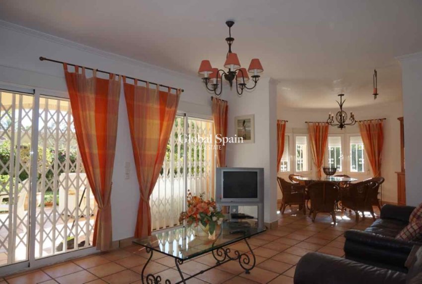 Wiederverkauf - Villa -
CABO ROIG