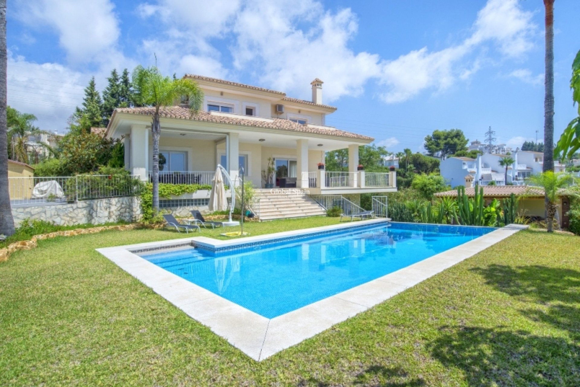 Wiederverkauf - Villa -
Calahonda - Mijas
