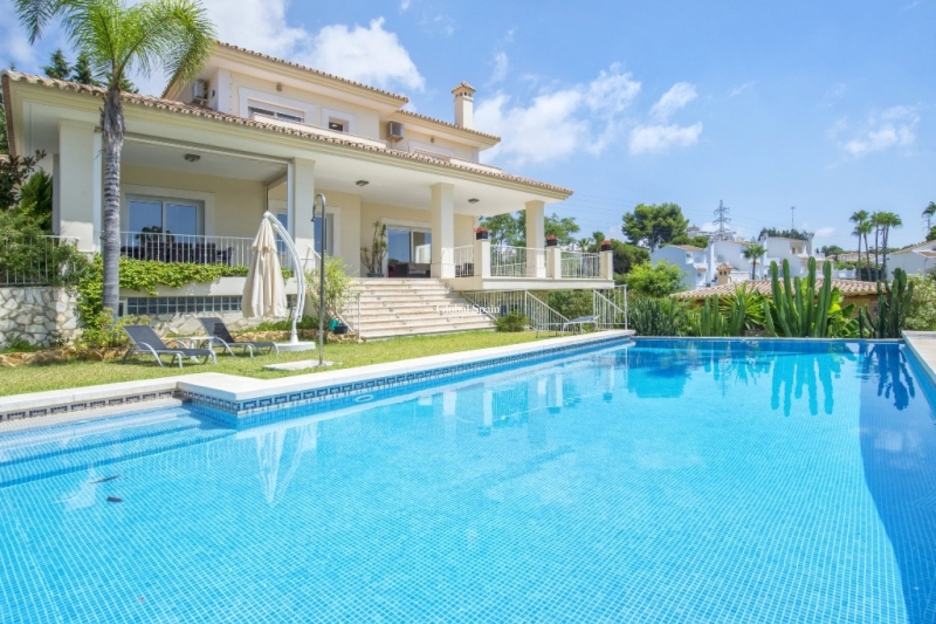 Wiederverkauf - Villa -
Calahonda - Mijas