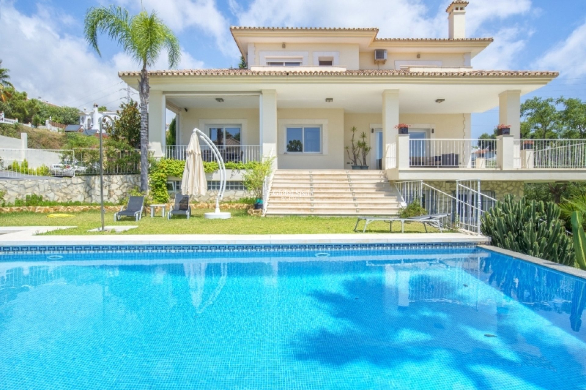 Wiederverkauf - Villa -
Calahonda - Mijas