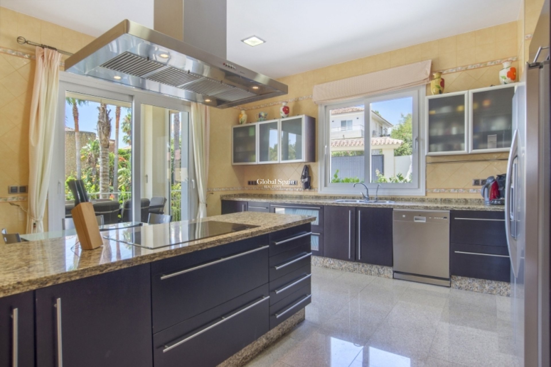 Wiederverkauf - Villa -
Calahonda - Mijas