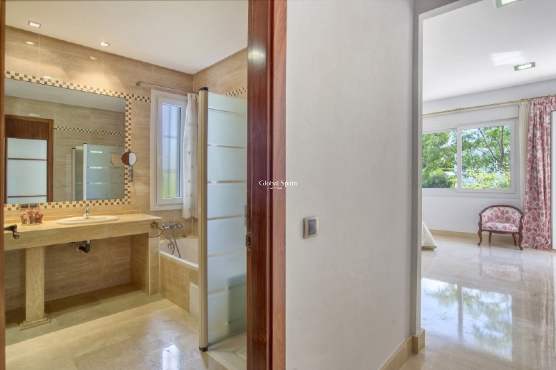 Wiederverkauf - Villa -
Calahonda - Mijas