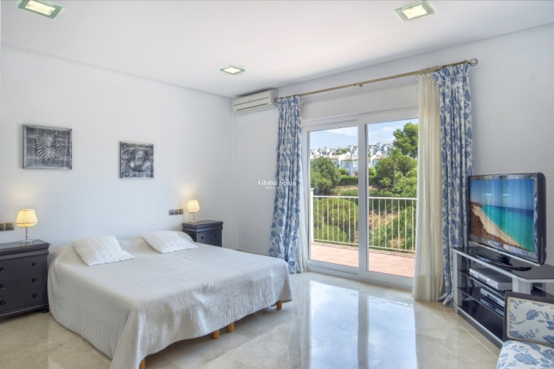 Wiederverkauf - Villa -
Calahonda - Mijas