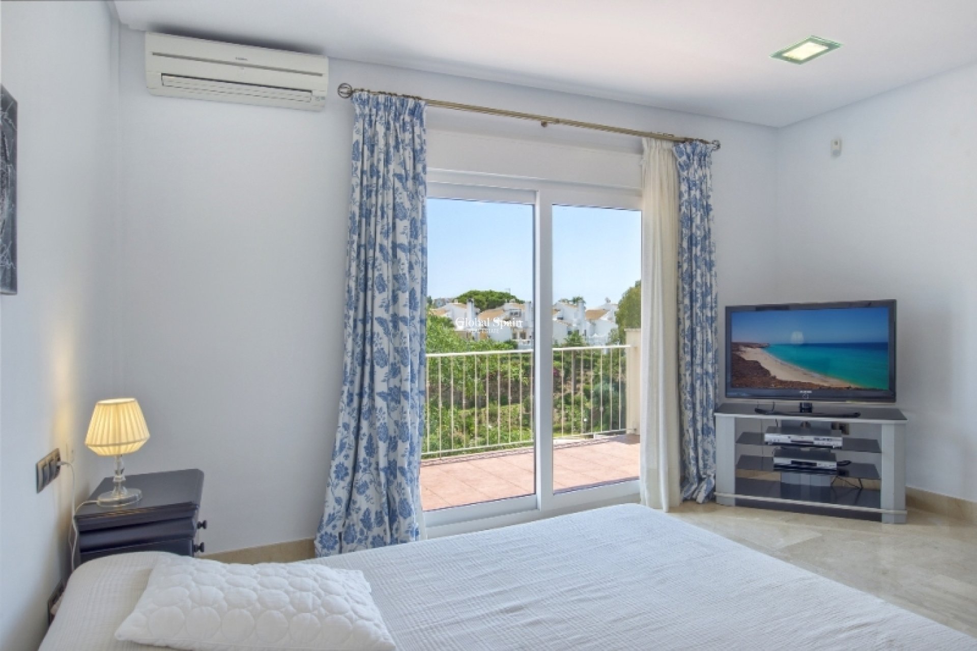 Wiederverkauf - Villa -
Calahonda - Mijas