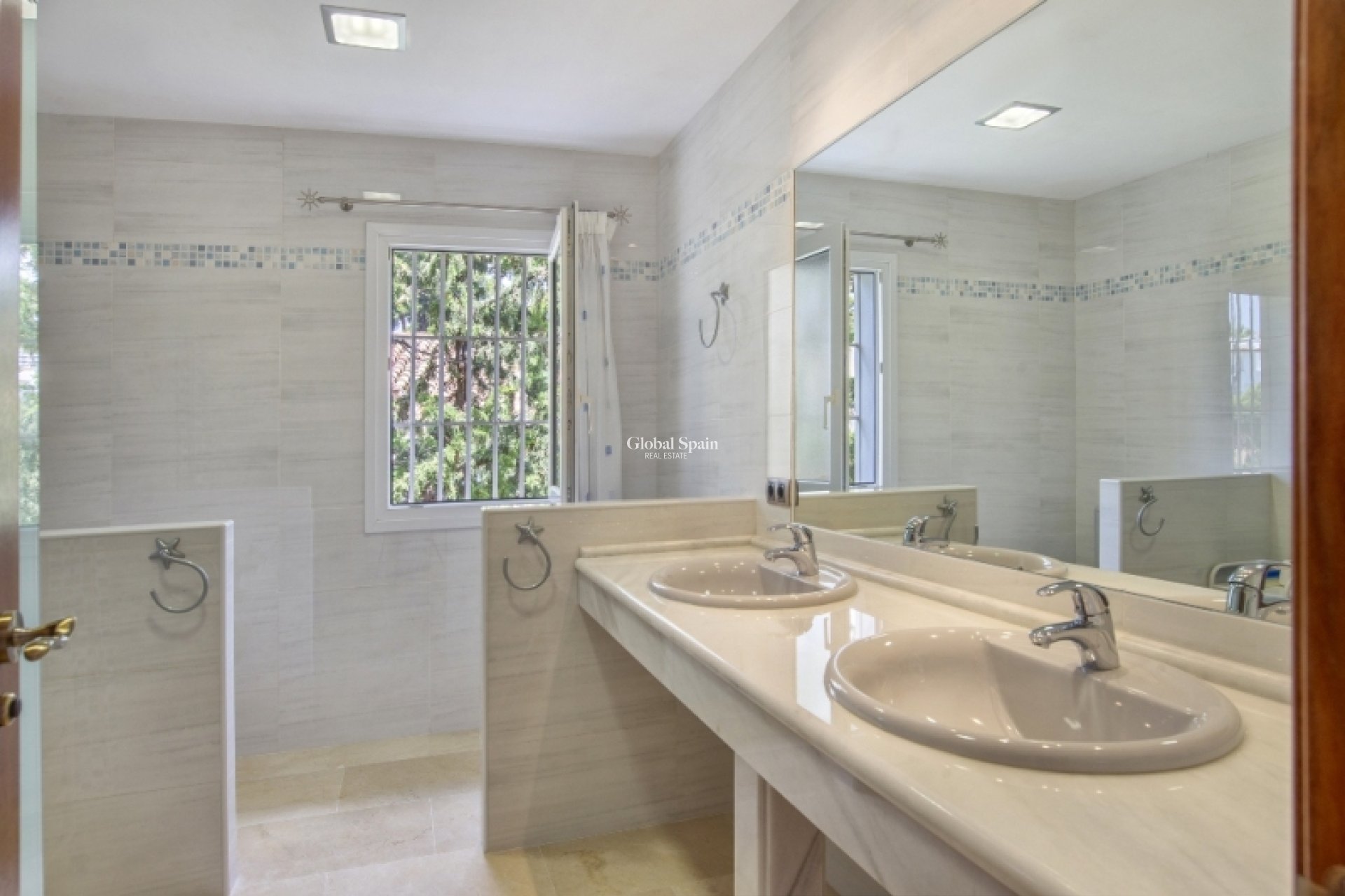 Wiederverkauf - Villa -
Calahonda - Mijas