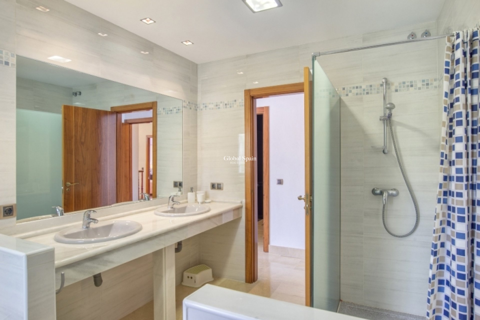 Wiederverkauf - Villa -
Calahonda - Mijas