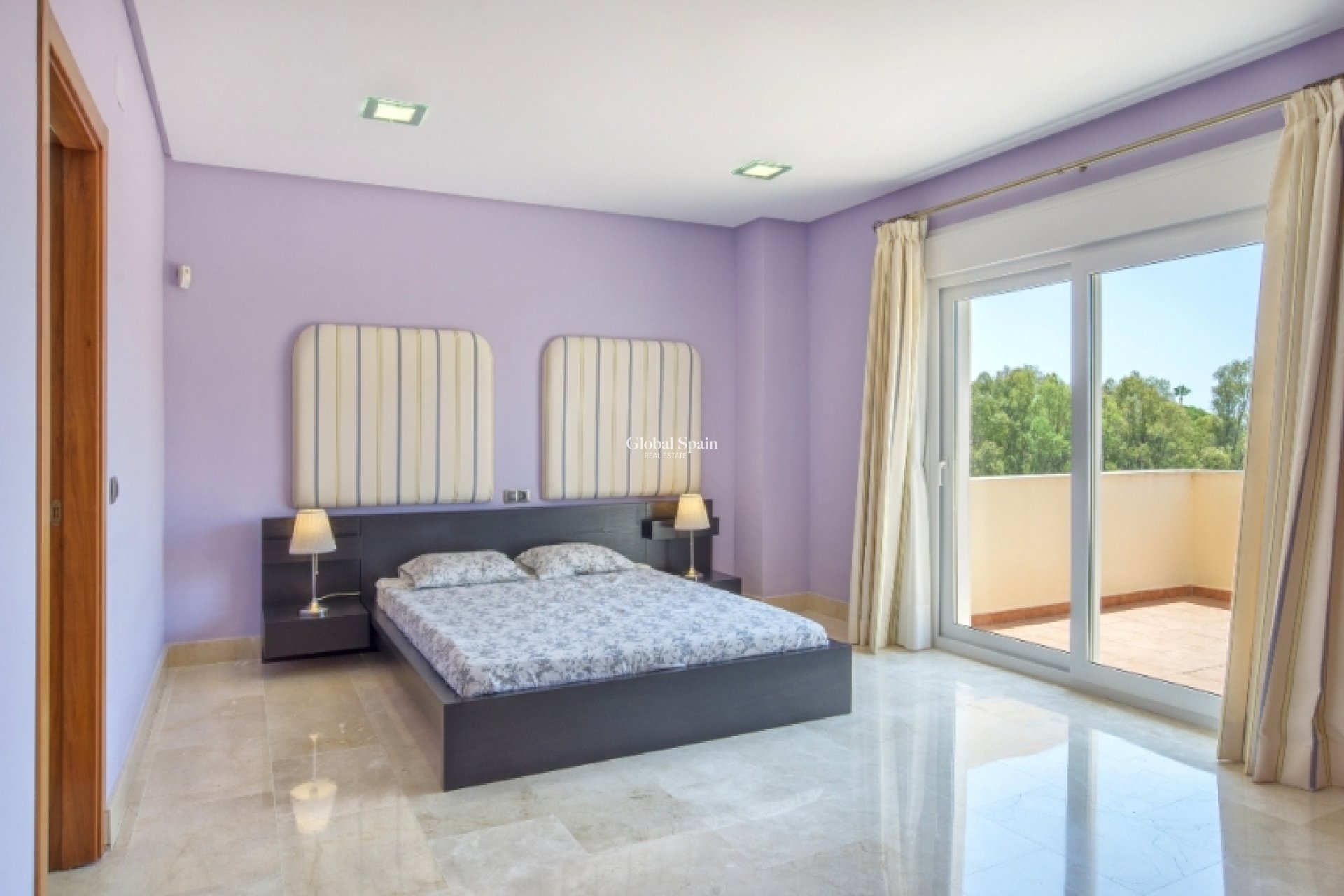 Wiederverkauf - Villa -
Calahonda - Mijas