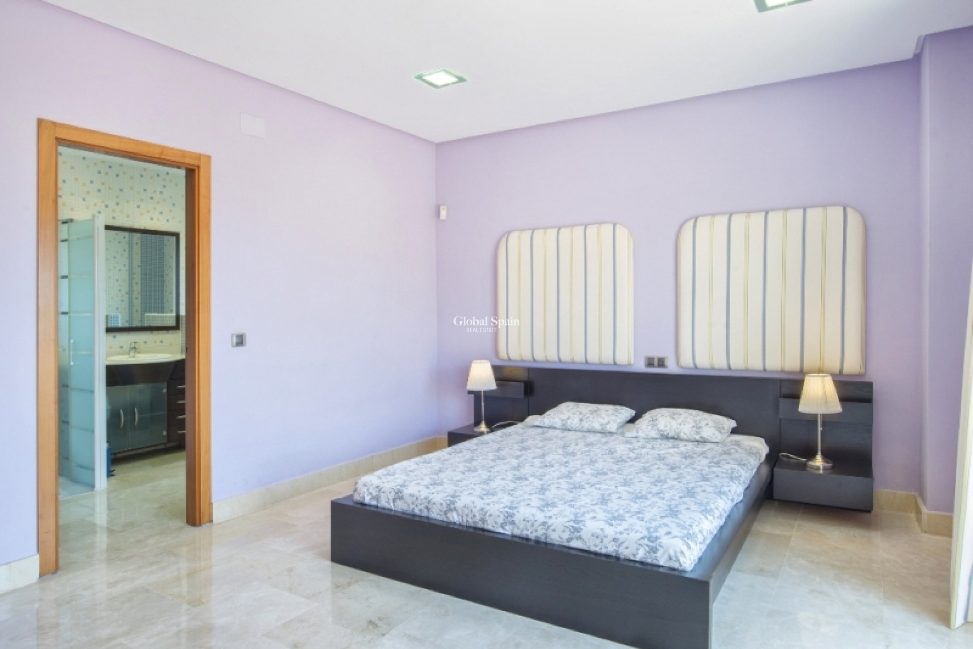 Wiederverkauf - Villa -
Calahonda - Mijas