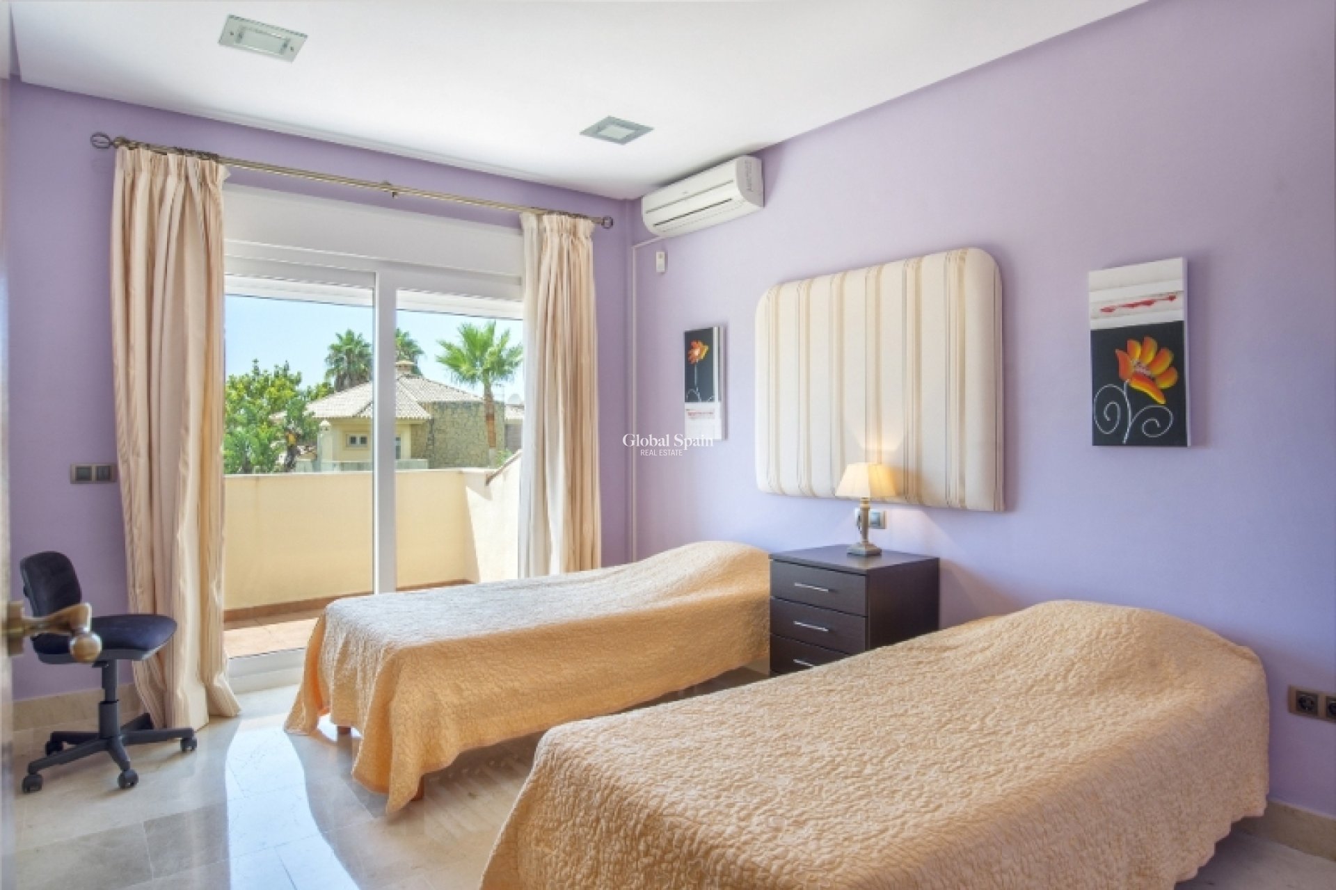 Wiederverkauf - Villa -
Calahonda - Mijas