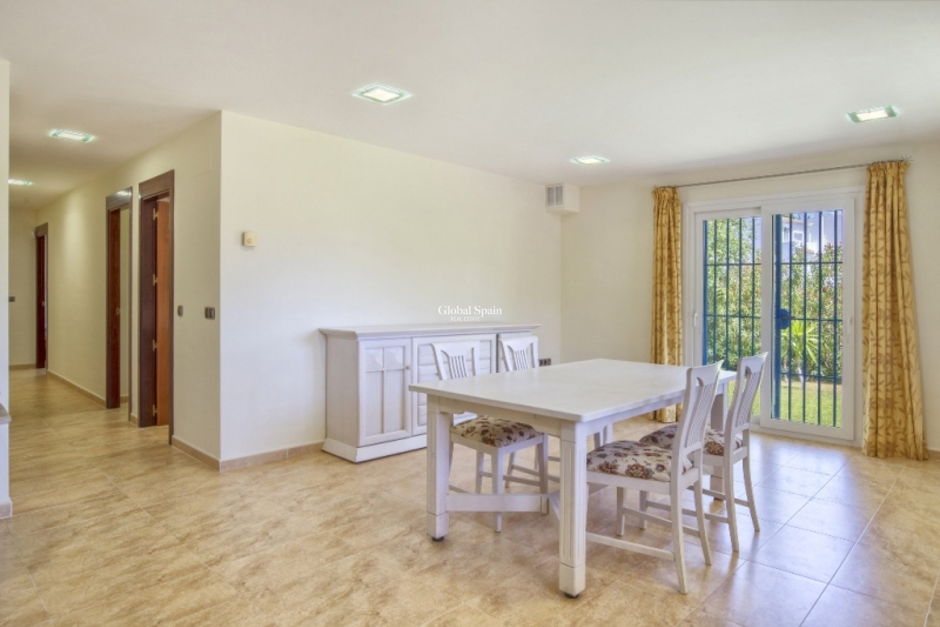 Wiederverkauf - Villa -
Calahonda - Mijas