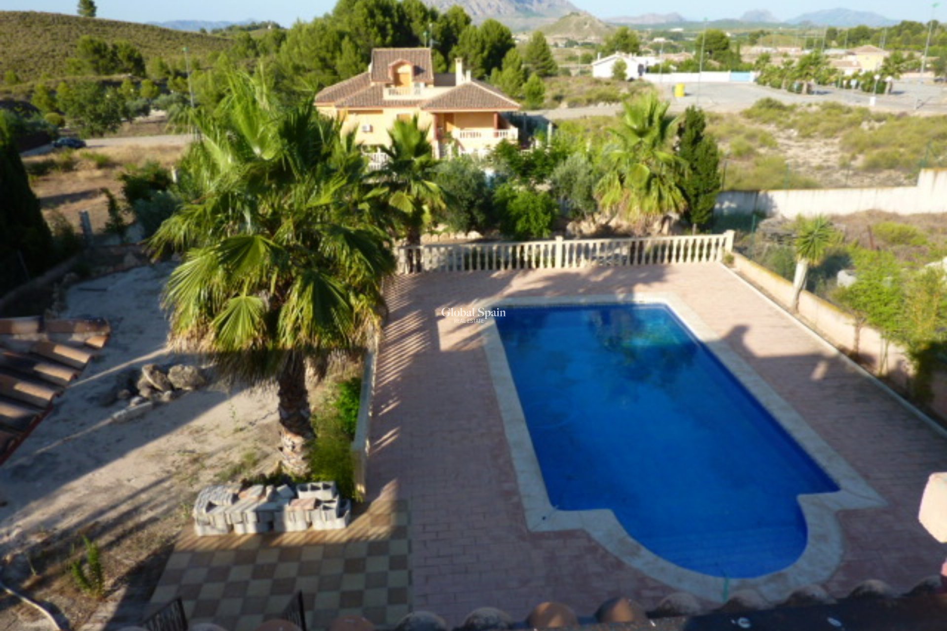 Wiederverkauf - VILLA -
CALASPARRA - Inland