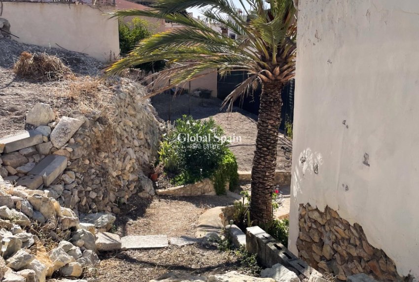 Wiederverkauf - VILLA -
CALLOSA D'EN SARRIÀ - Callosa De Ensarrià