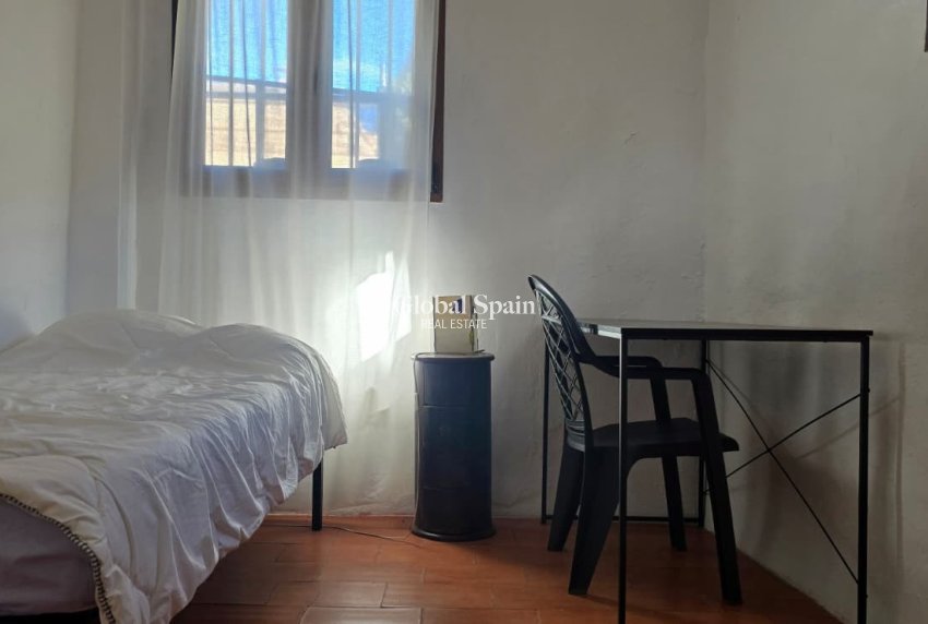 Wiederverkauf - VILLA -
CALLOSA D'EN SARRIÀ - Callosa De Ensarrià