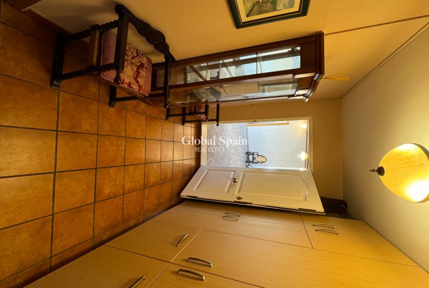 Wiederverkauf - VILLA -
CALLOSA D'EN SARRIÀ - Callosa De Ensarrià