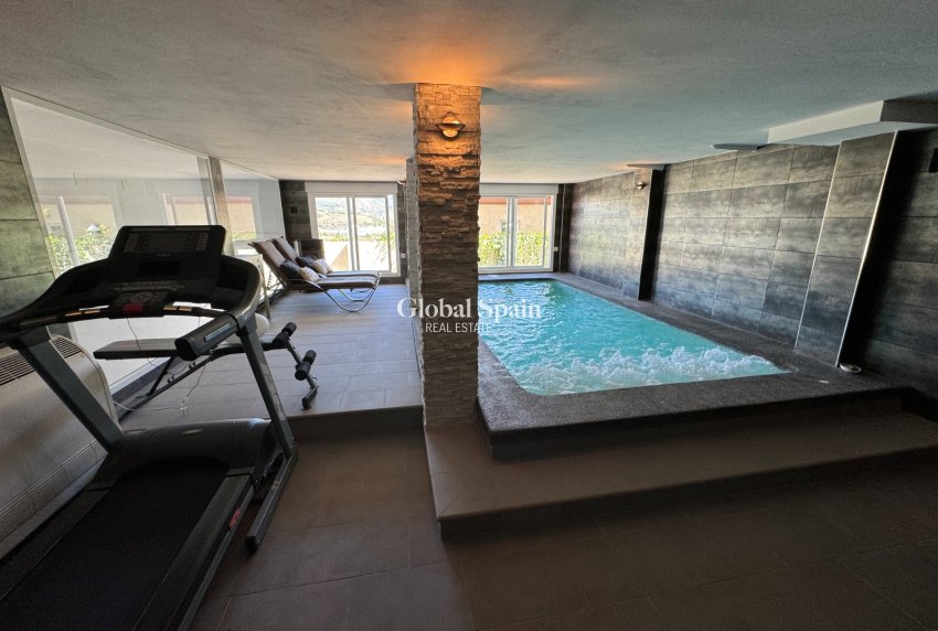 Wiederverkauf - VILLA -
CALLOSA D'EN SARRIÀ - Callosa De Ensarrià