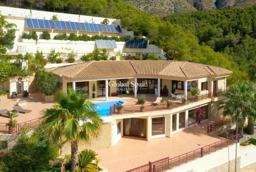 Wiederverkauf - VILLA -
CALLOSA D'EN SARRIÀ - Costa Blanca