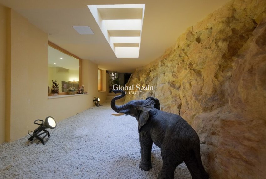 Wiederverkauf - VILLA -
CALLOSA D'EN SARRIÀ - Costa Blanca