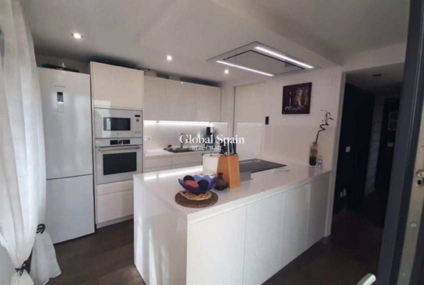 Wiederverkauf - VILLA -
CALPE - Costa Blanca