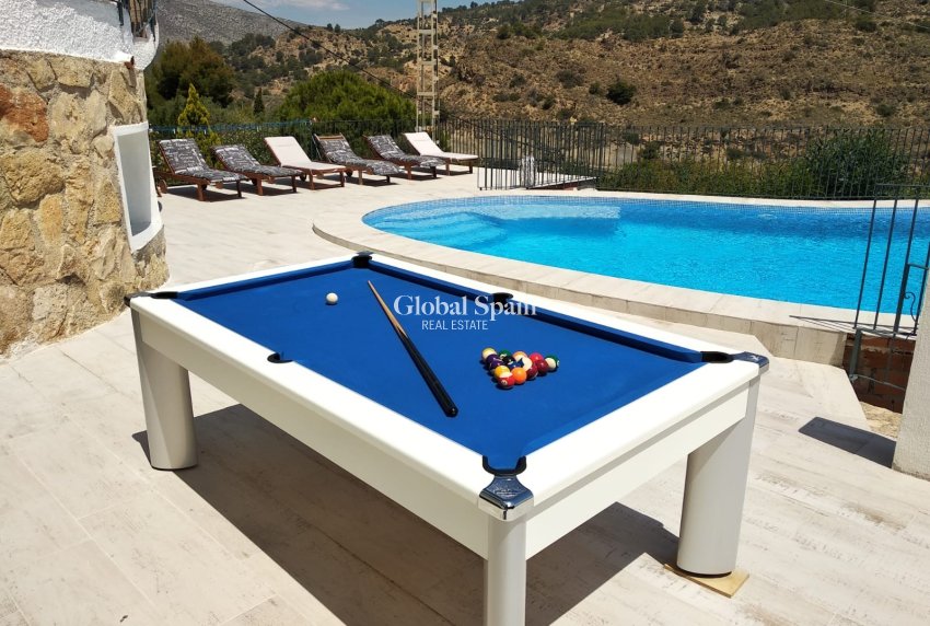 Wiederverkauf - VILLA -
CALPE - Costa Blanca