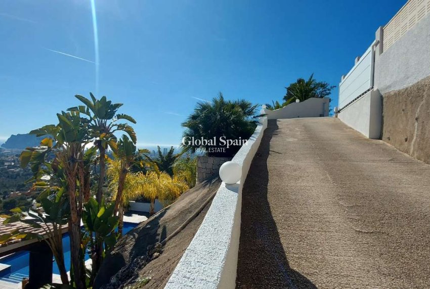 Wiederverkauf - VILLA -
CALPE - Costa Blanca