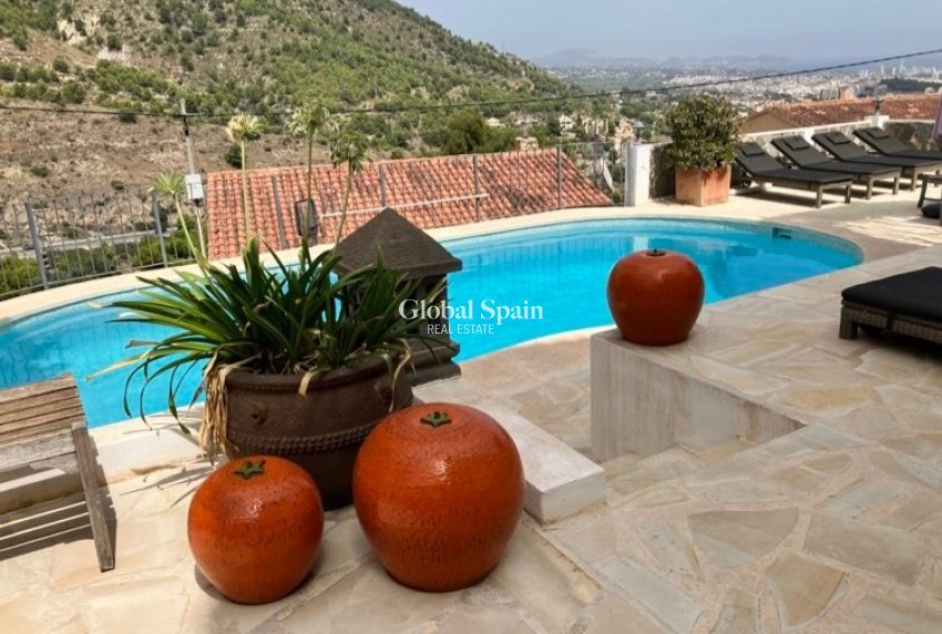 Wiederverkauf - VILLA -
CALPE - Costa Blanca