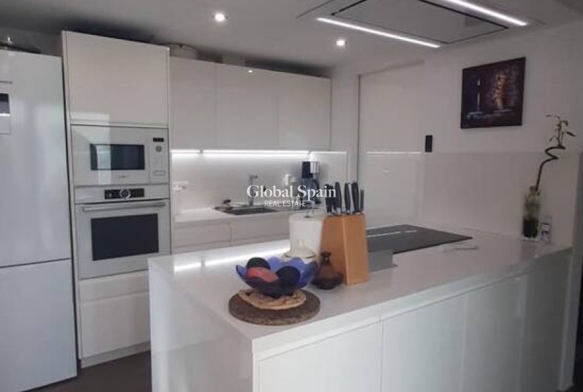 Wiederverkauf - VILLA -
CALPE - Costa Blanca