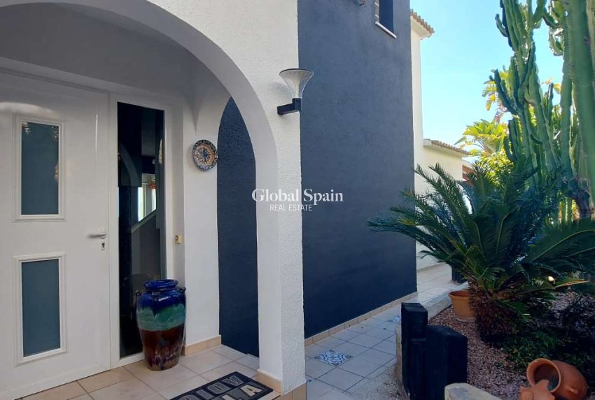 Wiederverkauf - VILLA -
CALPE - Costa Blanca