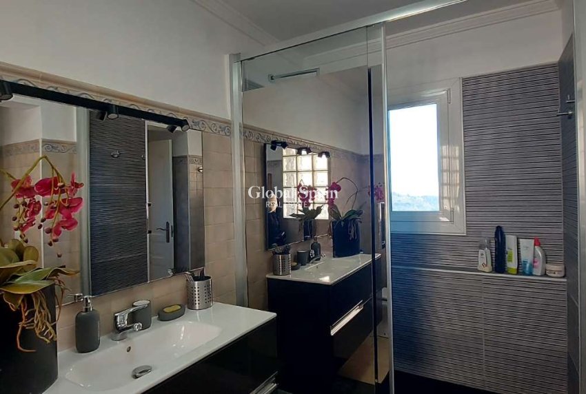 Wiederverkauf - VILLA -
CALPE - Costa Blanca