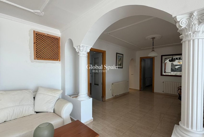 Wiederverkauf - VILLA -
CALPE - Zona Playa del Bol - Puerto