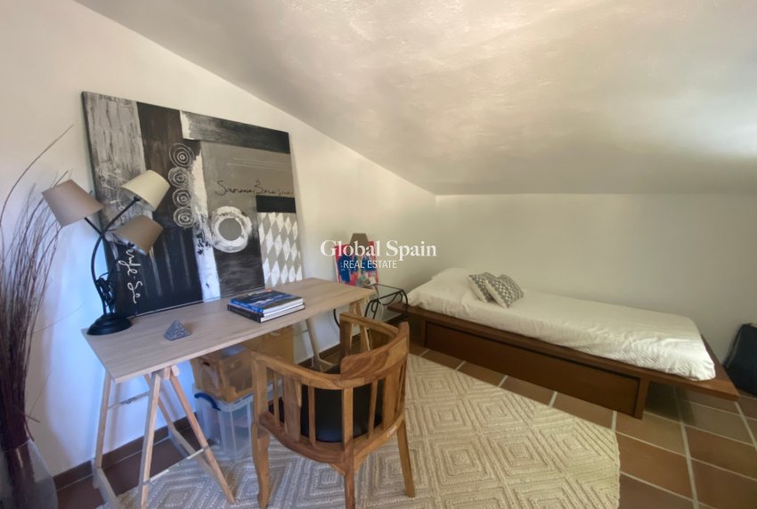 Wiederverkauf - VILLA -
Calviá - Mallorca