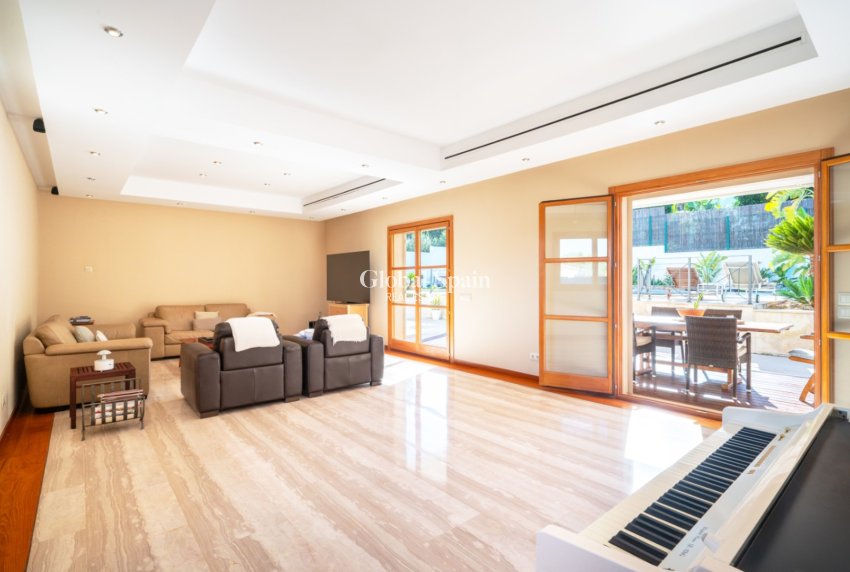 Wiederverkauf - VILLA -
Calviá - Mallorca