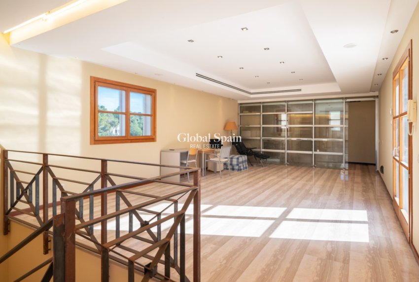 Wiederverkauf - VILLA -
Calviá - Mallorca