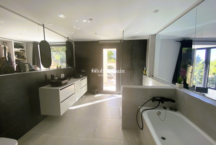 Wiederverkauf - VILLA -
Calviá - Mallorca
