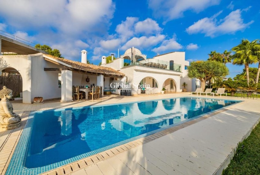 Wiederverkauf - VILLA -
Calviá - Mallorca