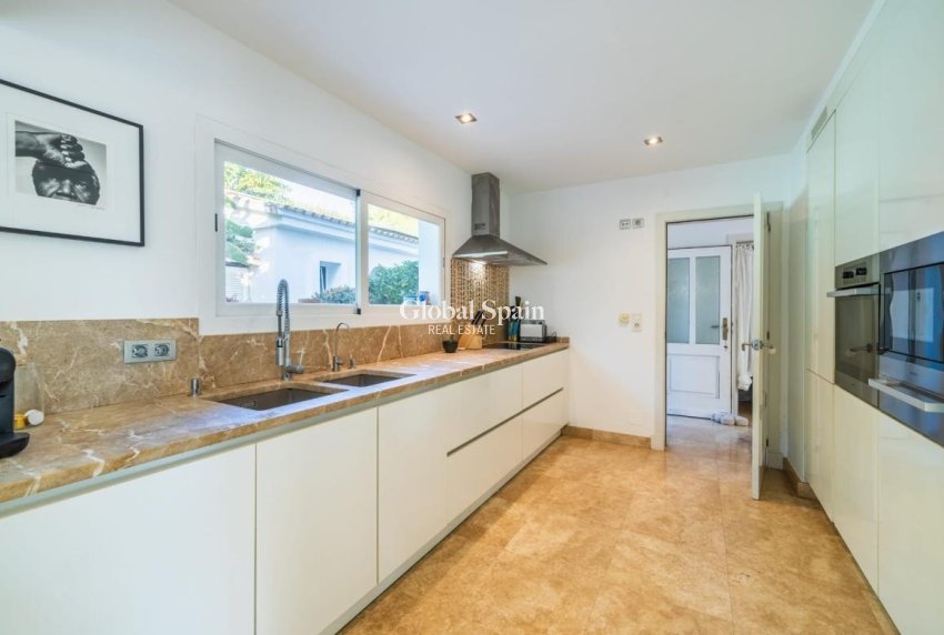 Wiederverkauf - VILLA -
Calviá - Mallorca
