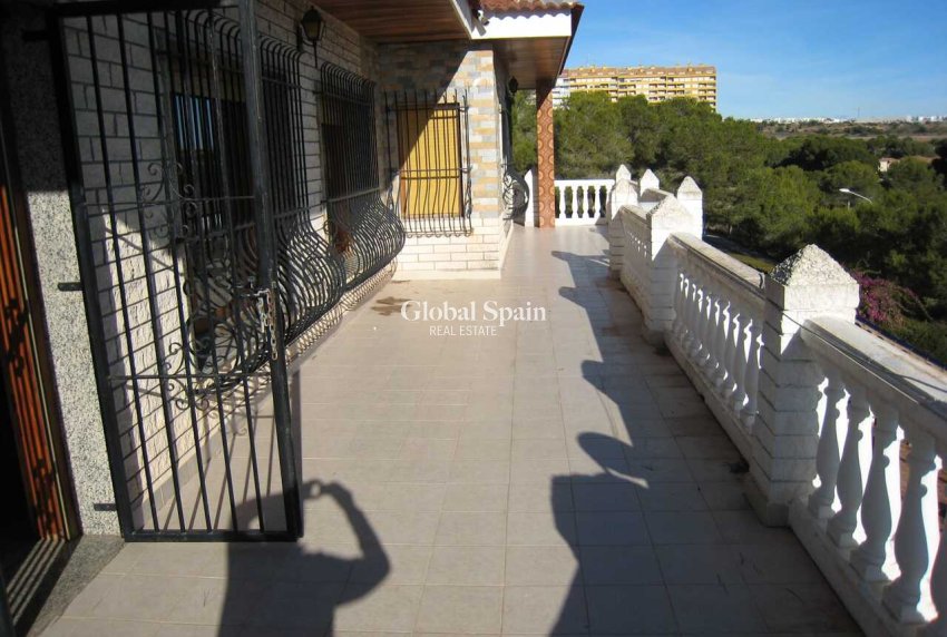 Wiederverkauf - VILLA -
CAMPOAMOR - Costa Blanca