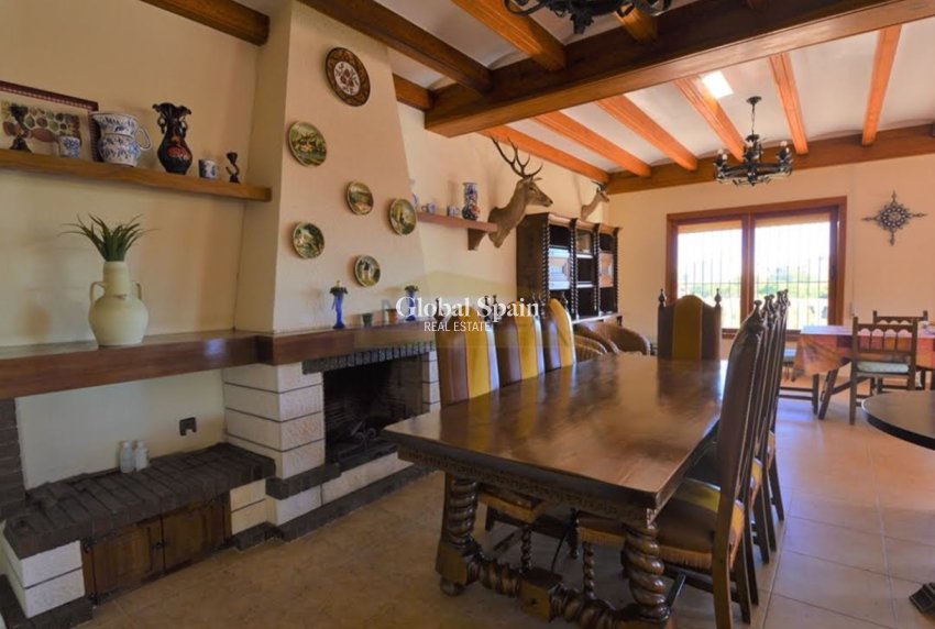 Wiederverkauf - VILLA -
CAMPOAMOR - Costa Blanca