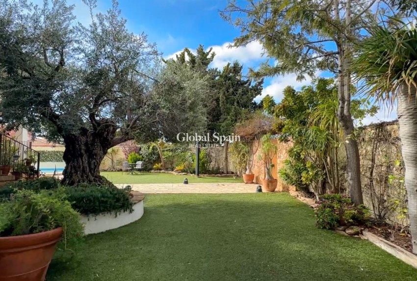 Wiederverkauf - VILLA -
CAMPOAMOR - Costa Blanca