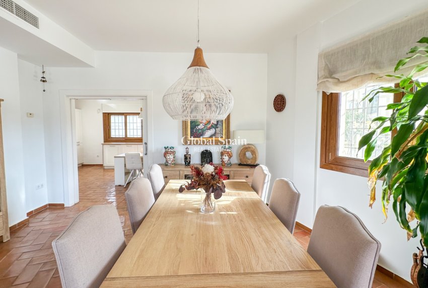 Wiederverkauf - VILLA -
CAMPOAMOR - Costa Blanca