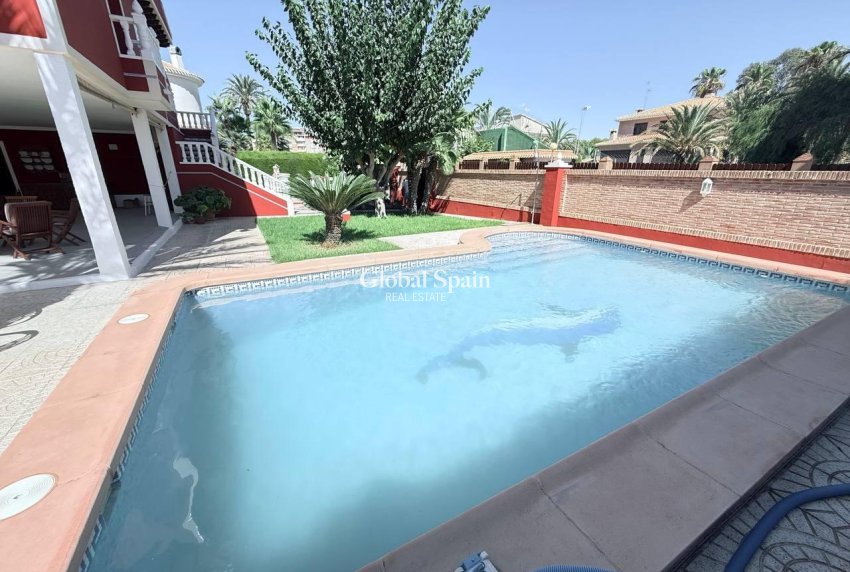 Wiederverkauf - VILLA -
CAMPOAMOR