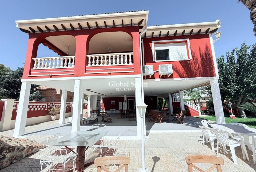 Wiederverkauf - VILLA -
CAMPOAMOR