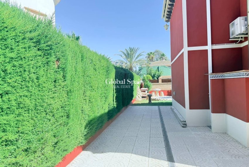 Wiederverkauf - VILLA -
CAMPOAMOR