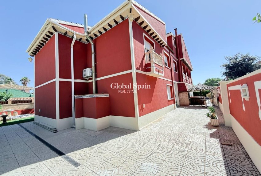 Wiederverkauf - VILLA -
CAMPOAMOR