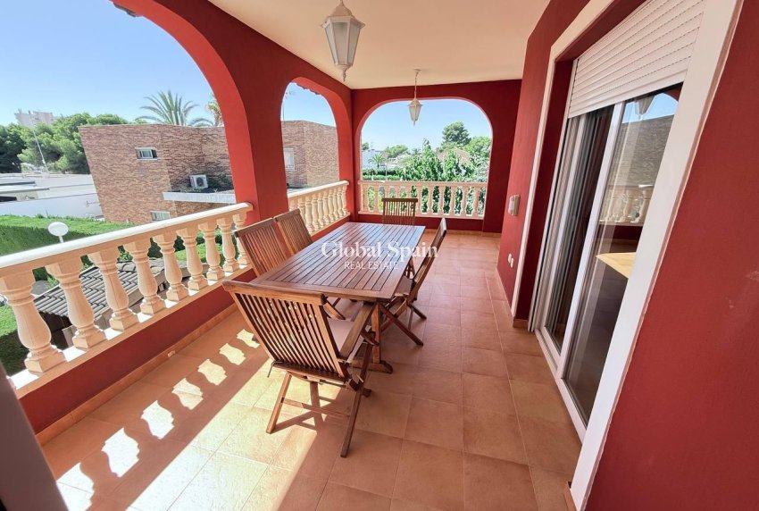 Wiederverkauf - VILLA -
CAMPOAMOR