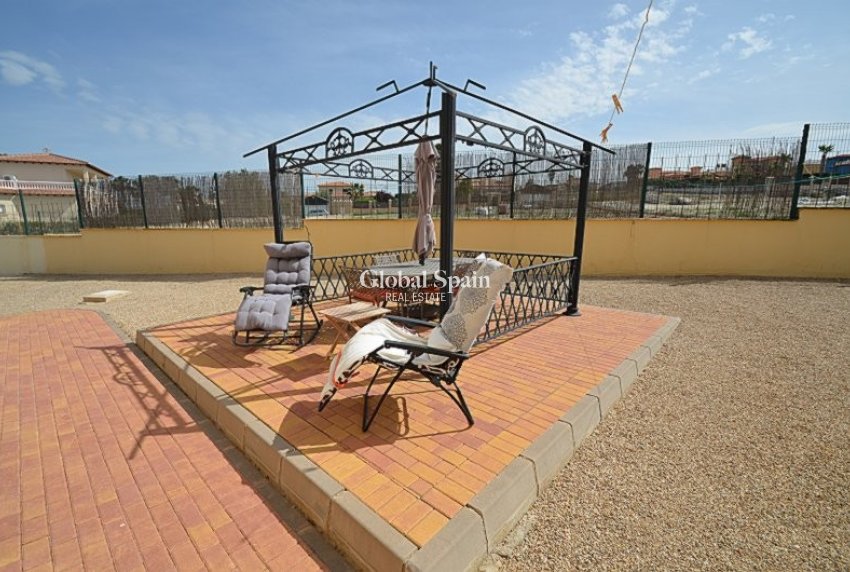 Wiederverkauf - VILLA -
CAMPOS DEL RÍO - Inland