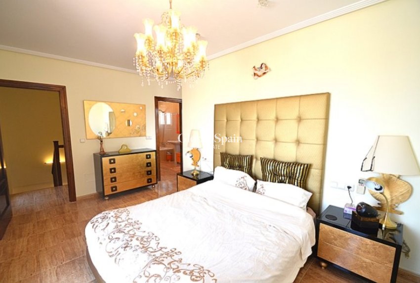 Wiederverkauf - VILLA -
CAMPOS DEL RÍO - Inland