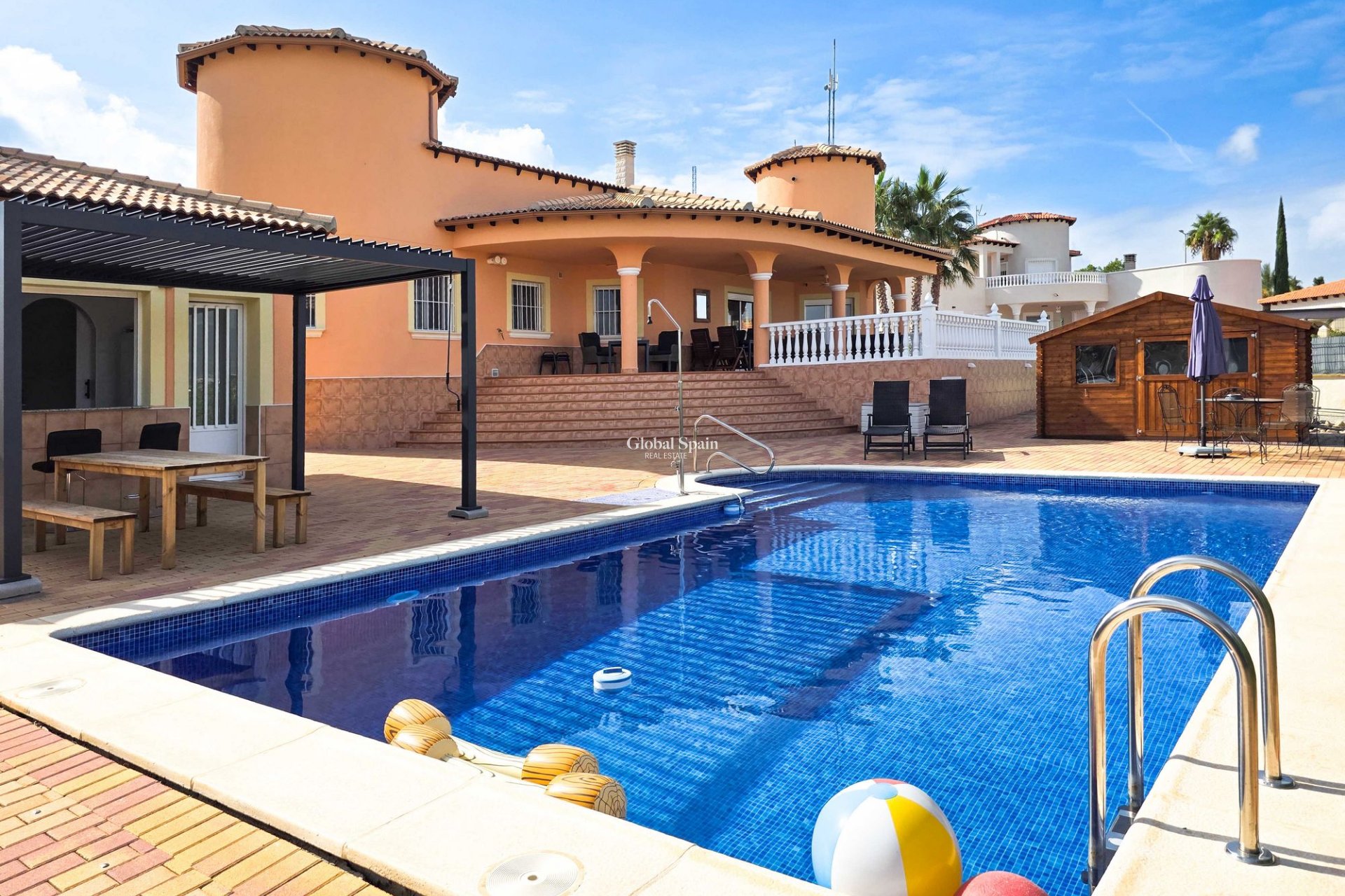 Wiederverkauf - Villa -
Campos Del Rio